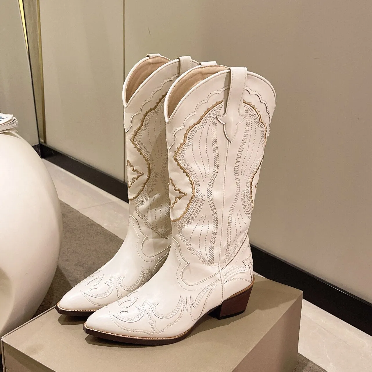 Begonia Embroidered Western Cowboy Boots