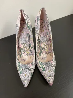 Shoes Heels Stiletto By Guess  Size: 8