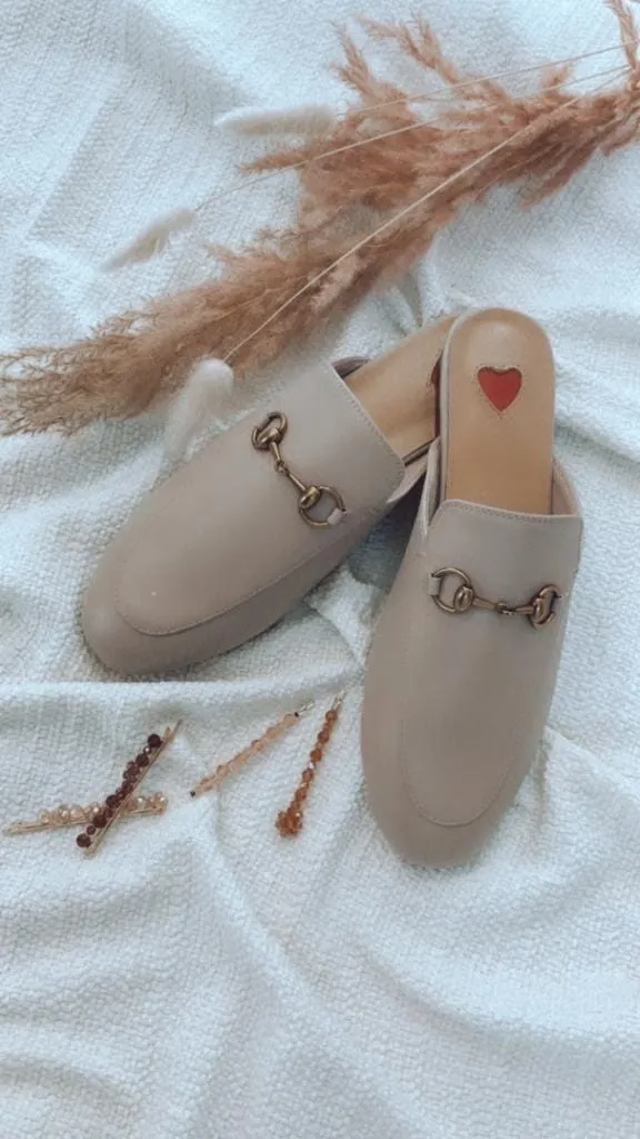 THE LEATHER SLIDER IN PERFECT NUDE