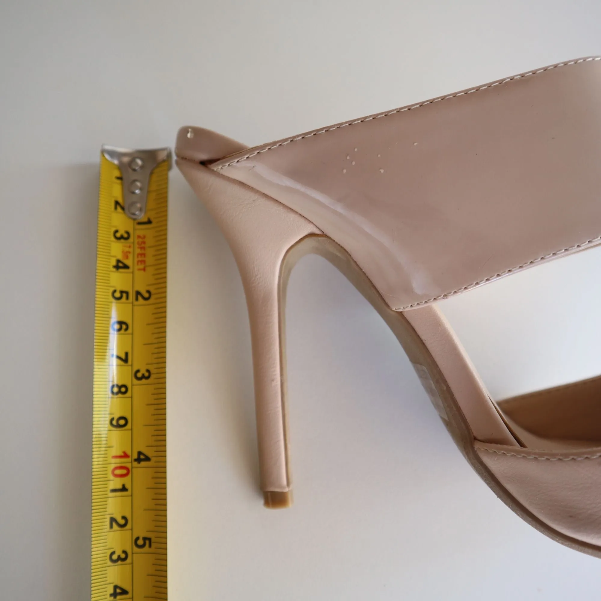 Wild Diva High Heel Mules Pointed Toe Stiletto Size 7.5 Beige Faux Leather