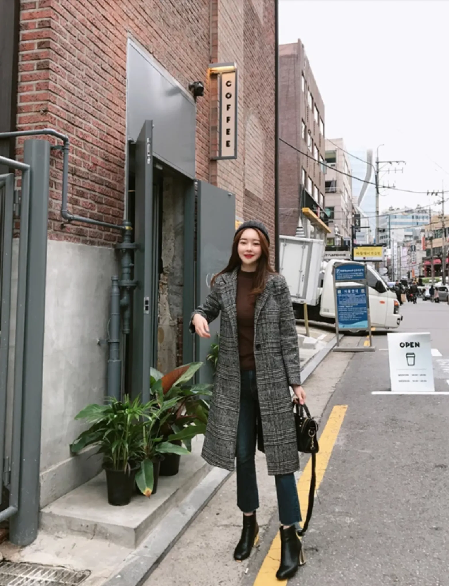 Women's Spring/Autumn Plaid Long Woolen Coat